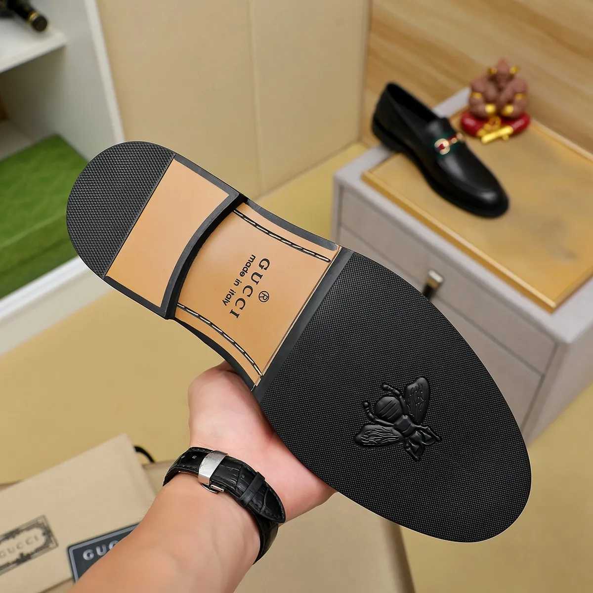 Men's shoes 💰460 💰💰Gucci official website men's business formal leather shoes update💥Hong Kong counters synchronize new styles💥completely one to one replica shipment👍zero difference in counter quality 0⃣️all made of imported first-layer cowhide on the outside with original hardware buckles➕water-dyed🐂leather lining production, color, code matching 39-44 (customized at 38.45.46)……